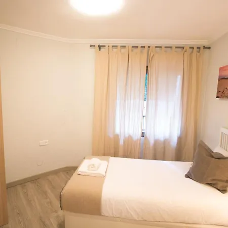 For 6 People, Equipped And Confortable * L'Hospitalet de Llobregat