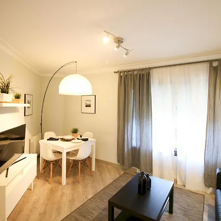 For 6 People, Equipped And Confortable Daire *