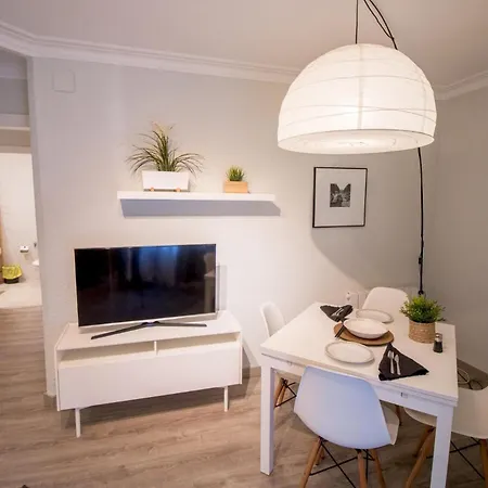For 6 People, Equipped And Confortable Daire *